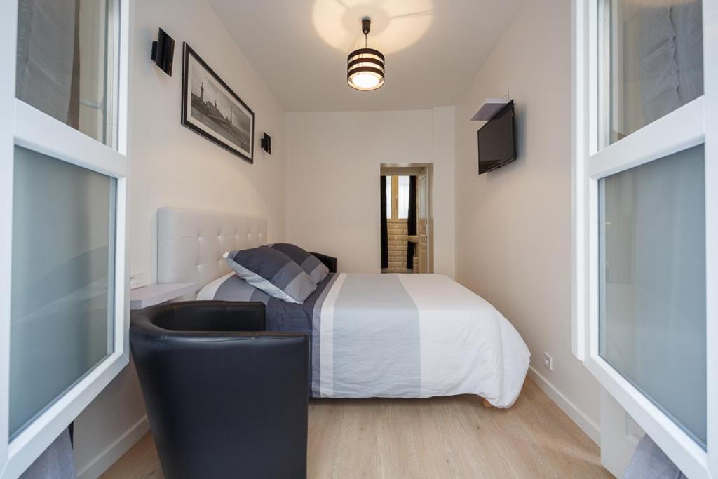 Near Eiffel Tower - Beautiful Flat Apartment ปารีส ภายนอก รูปภาพ